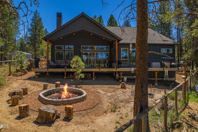 54635 Silver Fox Drive, Bend, OR 97707