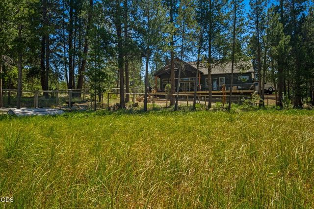 54635 Silver Fox Drive, Bend, OR 97707