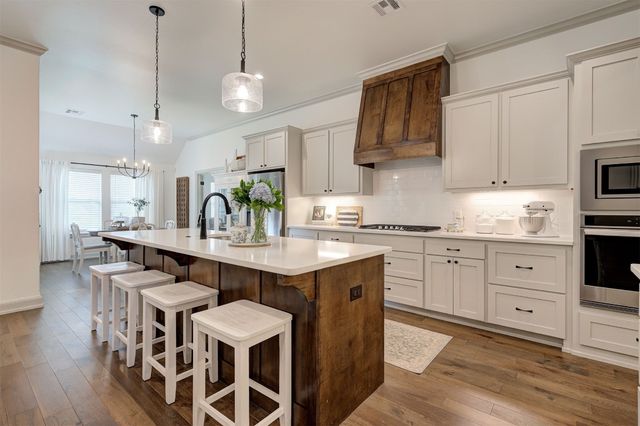 8724 Beechgrove Drive, Arcadia, OK 73007