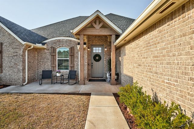 8724 Beechgrove Drive, Arcadia, OK 73007
