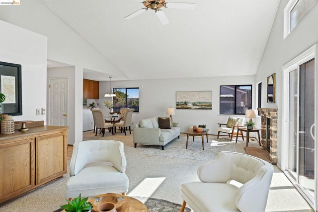 409 Hazelnut Dr, Oakley, CA 94561