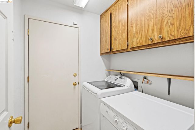 409 Hazelnut Dr, Oakley, CA 94561