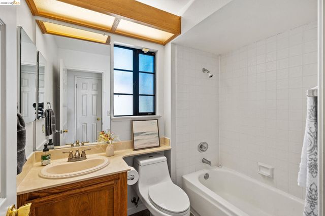 409 Hazelnut Dr, Oakley, CA 94561