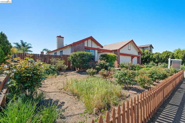 409 Hazelnut Dr, Oakley, CA 94561