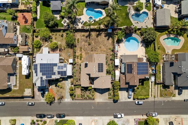 409 Hazelnut Dr, Oakley, CA 94561