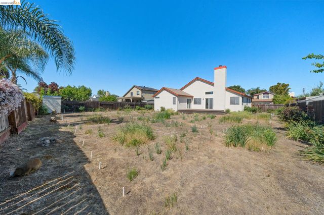 409 Hazelnut Dr, Oakley, CA 94561