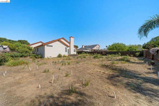 409 Hazelnut Dr, Oakley, CA 94561