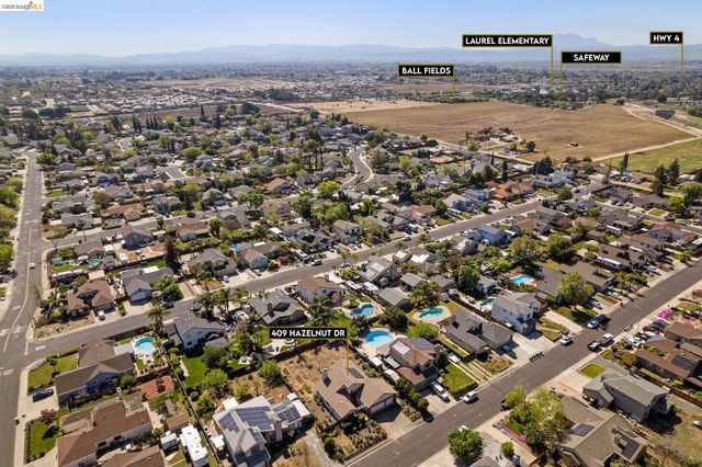 409 Hazelnut Dr, Oakley, CA 94561