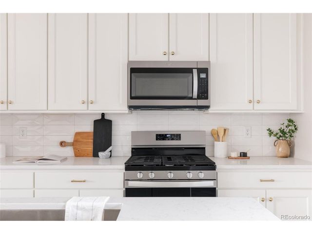 10098 E 62nd Ave, Denver, CO 80238