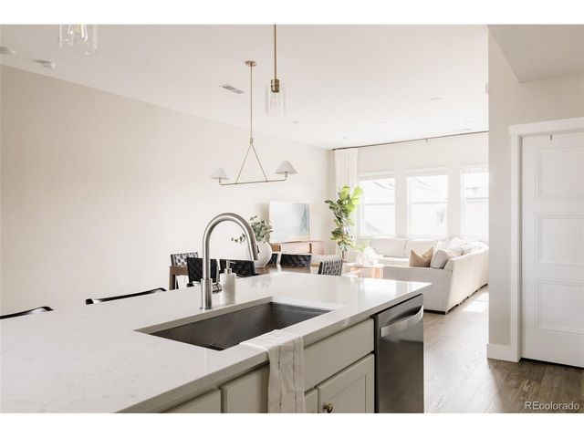 10098 E 62nd Ave, Denver, CO 80238