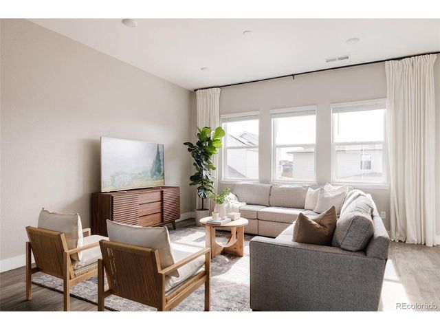 10098 E 62nd Ave, Denver, CO 80238