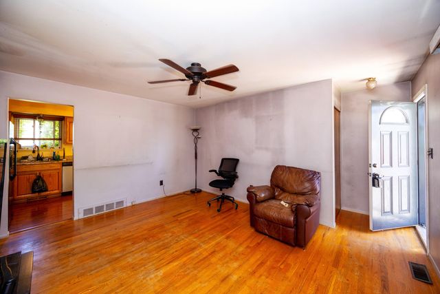 7543 N Wildwood Street, Westland, MI 48185