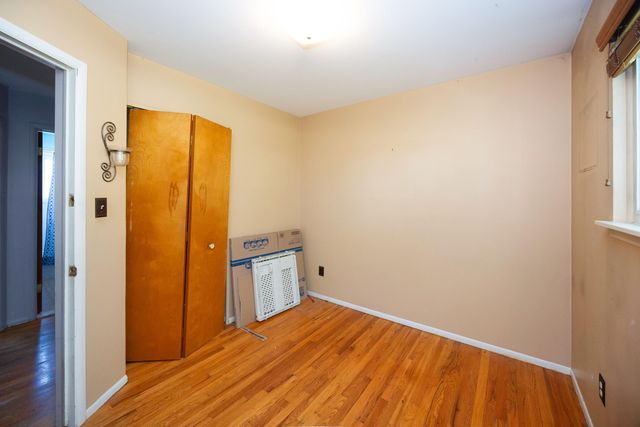 7543 N Wildwood Street, Westland, MI 48185
