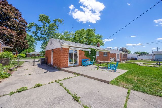 7543 N Wildwood Street, Westland, MI 48185