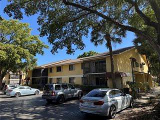 3059 N Oakland Forest Dr 102, Oakland Park, FL 33309