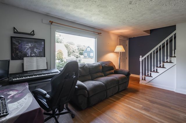 66 Avon Drive, Nashua, NH 03064