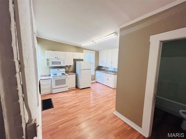 1825 Bunsen Avenue, Belleville, IL 62226
