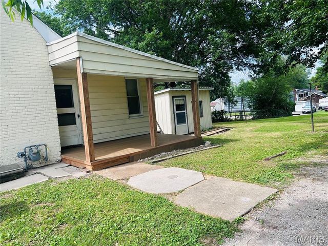 1825 Bunsen Avenue, Belleville, IL 62226