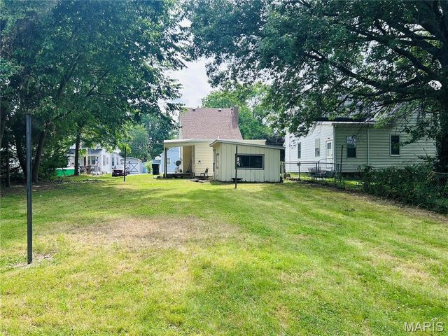 1825 Bunsen Avenue, Belleville, IL 62226