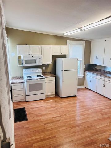 1825 Bunsen Avenue, Belleville, IL 62226