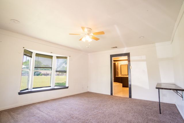204 S Britton Street, Tom Bean, TX 75489