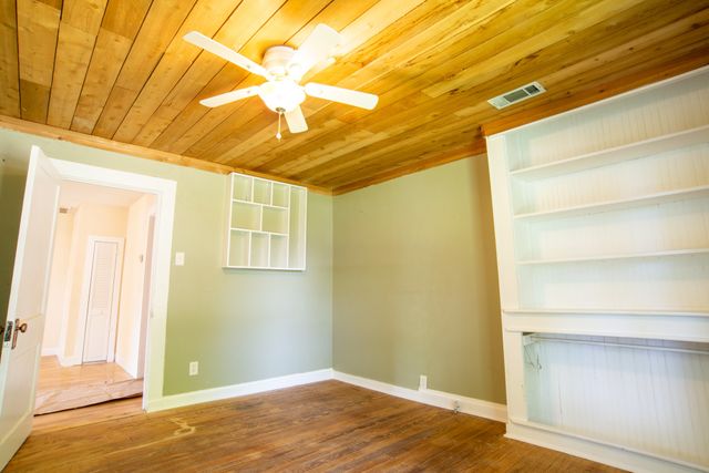 204 S Britton Street, Tom Bean, TX 75489