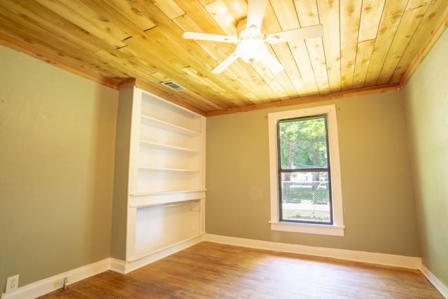 204 S Britton Street, Tom Bean, TX 75489