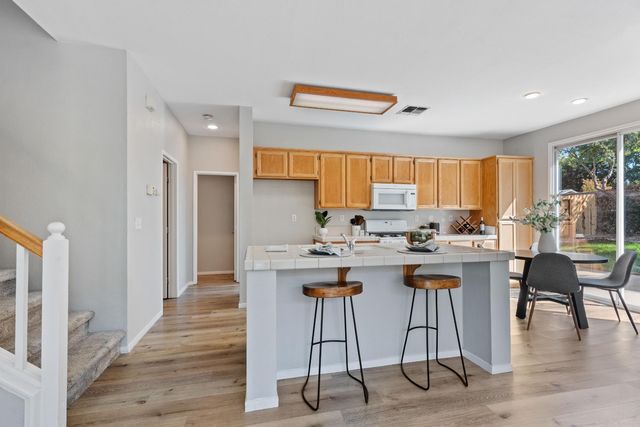 6608 Trailride Way, Citrus Heights, CA 95621