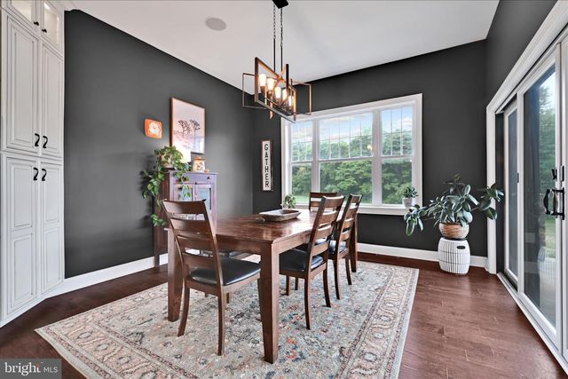 410 WALNUTTOWN RD, Fleetwood, PA 19522