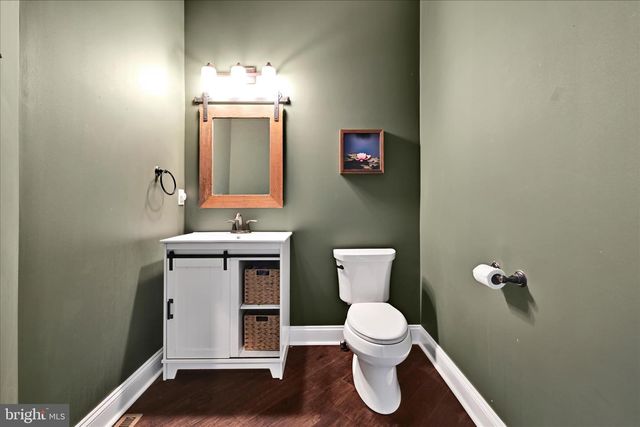 410 WALNUTTOWN RD, Fleetwood, PA 19522
