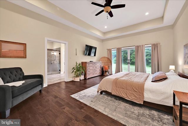 410 WALNUTTOWN RD, Fleetwood, PA 19522