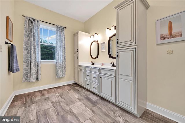 410 WALNUTTOWN RD, Fleetwood, PA 19522