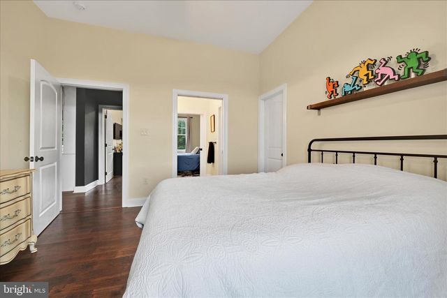 410 WALNUTTOWN RD, Fleetwood, PA 19522
