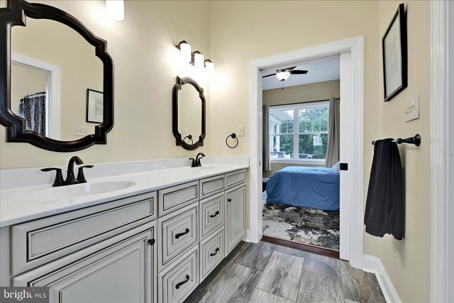 410 WALNUTTOWN RD, Fleetwood, PA 19522