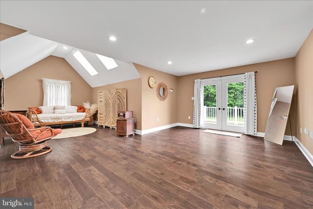 410 WALNUTTOWN RD, Fleetwood, PA 19522
