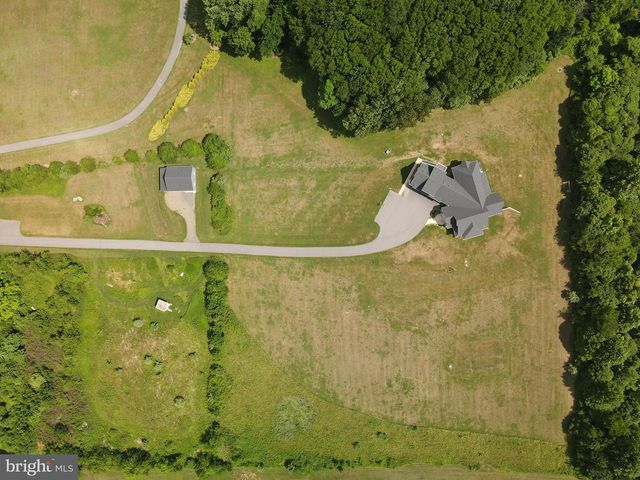 410 WALNUTTOWN RD, Fleetwood, PA 19522