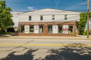1019 Main Rd, Tiverton, RI 02878