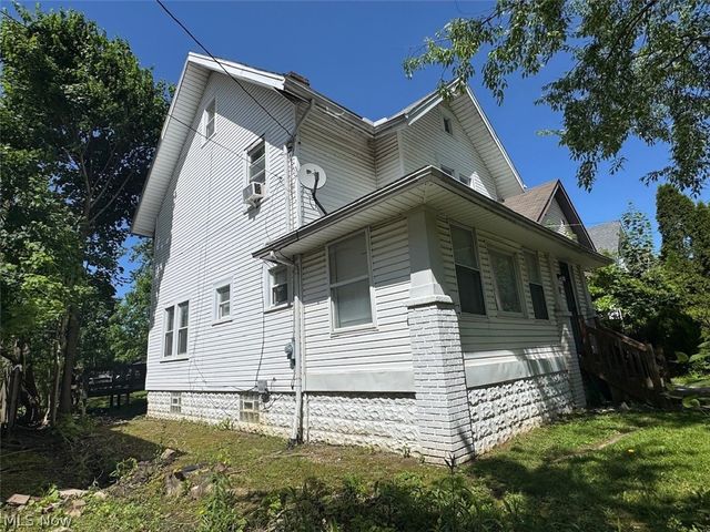 899 Lawton Street, Akron, OH 44320
