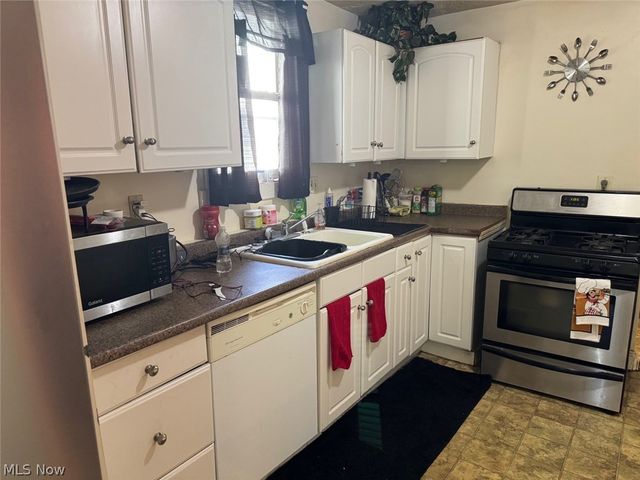 899 Lawton Street, Akron, OH 44320