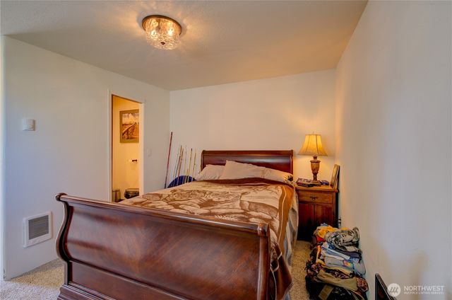 22604 S Place, Ocean Park, WA 98640