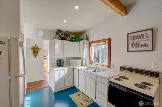 22604 S Place, Ocean Park, WA 98640