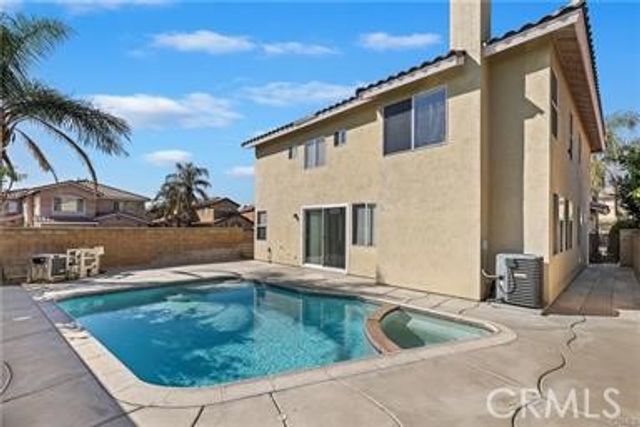 14845 Shetland, Fontana, CA 92336