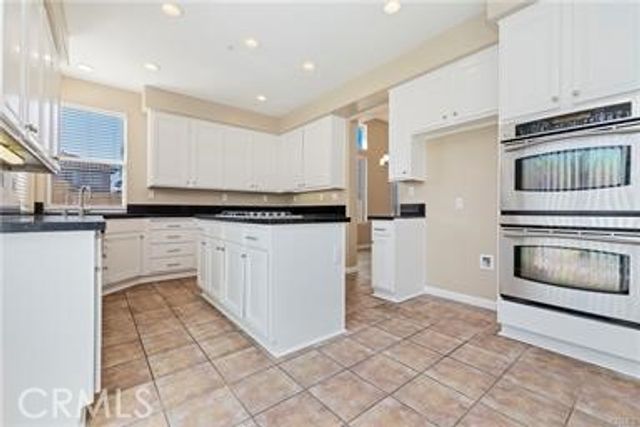 14845 Shetland, Fontana, CA 92336