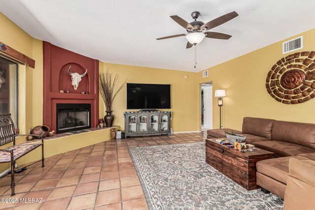 993 W Placita Agradable, Green Valley, AZ 85614