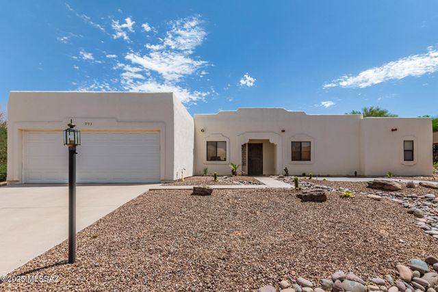 993 W Placita Agradable, Green Valley, AZ 85614