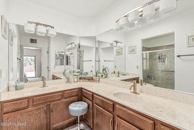 993 W Placita Agradable, Green Valley, AZ 85614