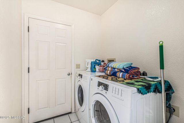 993 W Placita Agradable, Green Valley, AZ 85614