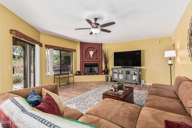 993 W Placita Agradable, Green Valley, AZ 85614