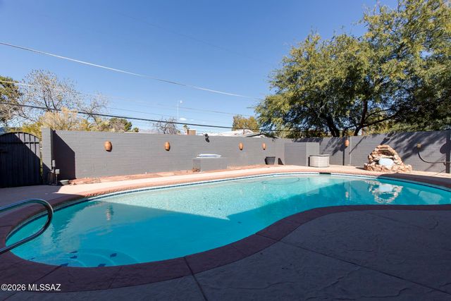 4817 E Scarlett Street, Tucson, AZ 85711