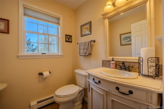 98 Leo Lane, Poughquag, NY 12570